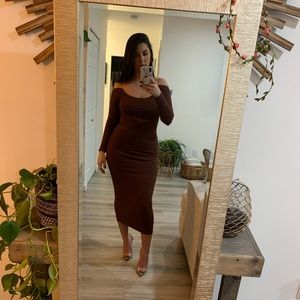 Cute off the shoulder dress, lightly worn